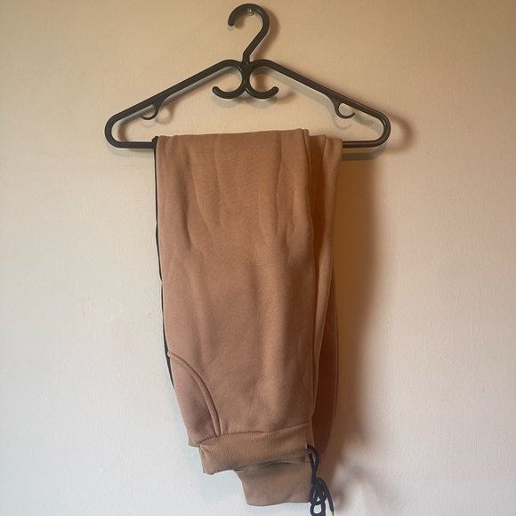 (TOP + BOTTOM) Matching Streetwear Sweatsuit - Picture 2 of 2